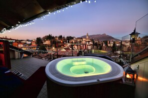 Outdoor spa tub - T'AMI Hotel Resort SPA (Selvino)