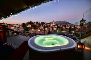 Outdoor spa tub - T'AMI Hotel Resort SPA (Selvino)