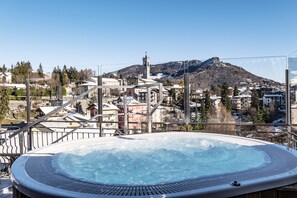 Outdoor spa tub - T'AMI Hotel Resort SPA (Selvino)