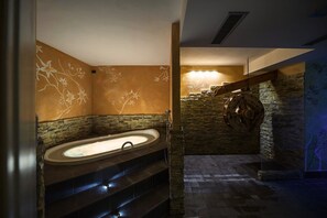 Couples treatment room(s), sauna, hot tub, steam room - T'AMI Hotel Resort SPA (Selvino)