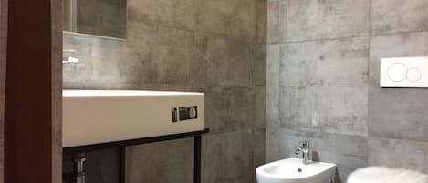Ducha, cabezal de ducha tipo lluvia, artículos de tocador gratuitos