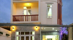 Mặt tiền nơi lưu trú