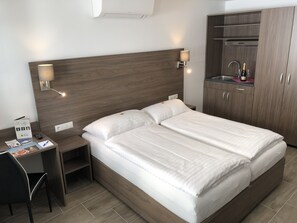 Tremannsrom – comfort | Skrivebord, skrivebord for bærbar PC, lydisolert og wi-fi (inkludert)