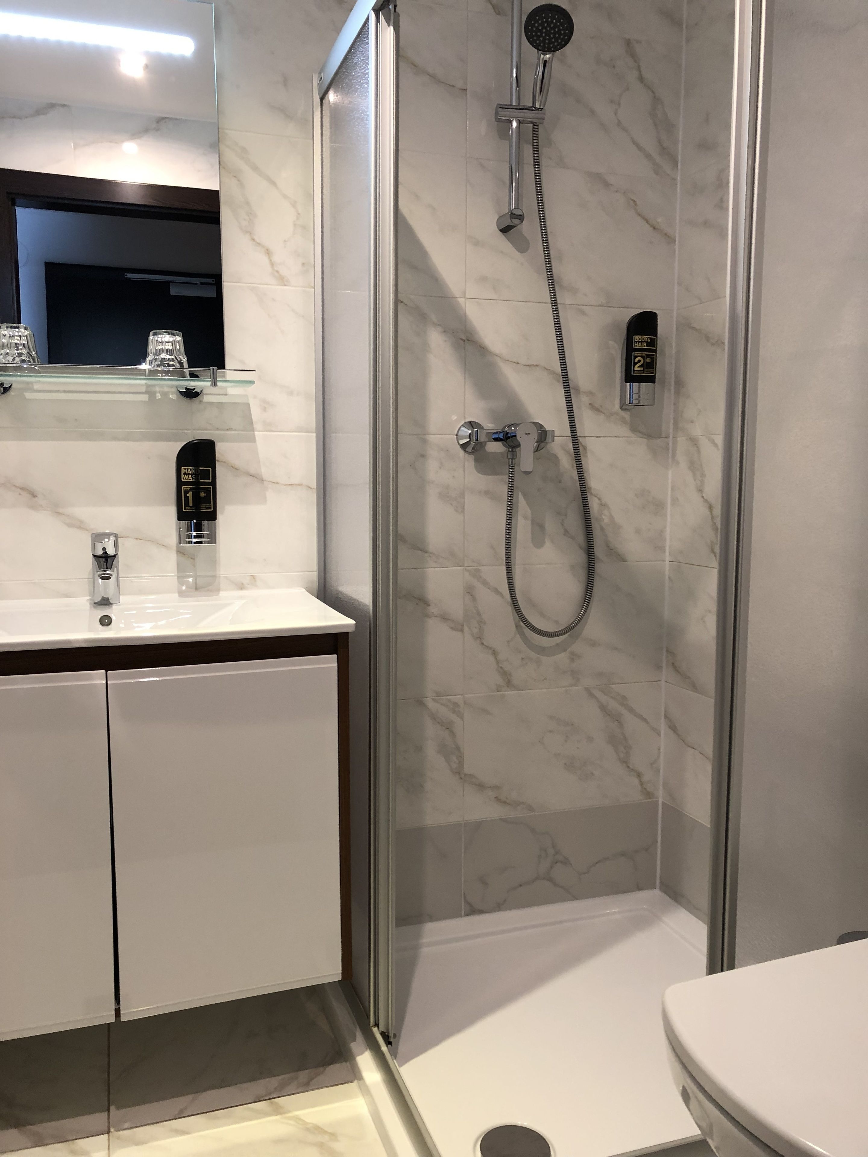 double room | bathroom | shower, free toiletries, towels