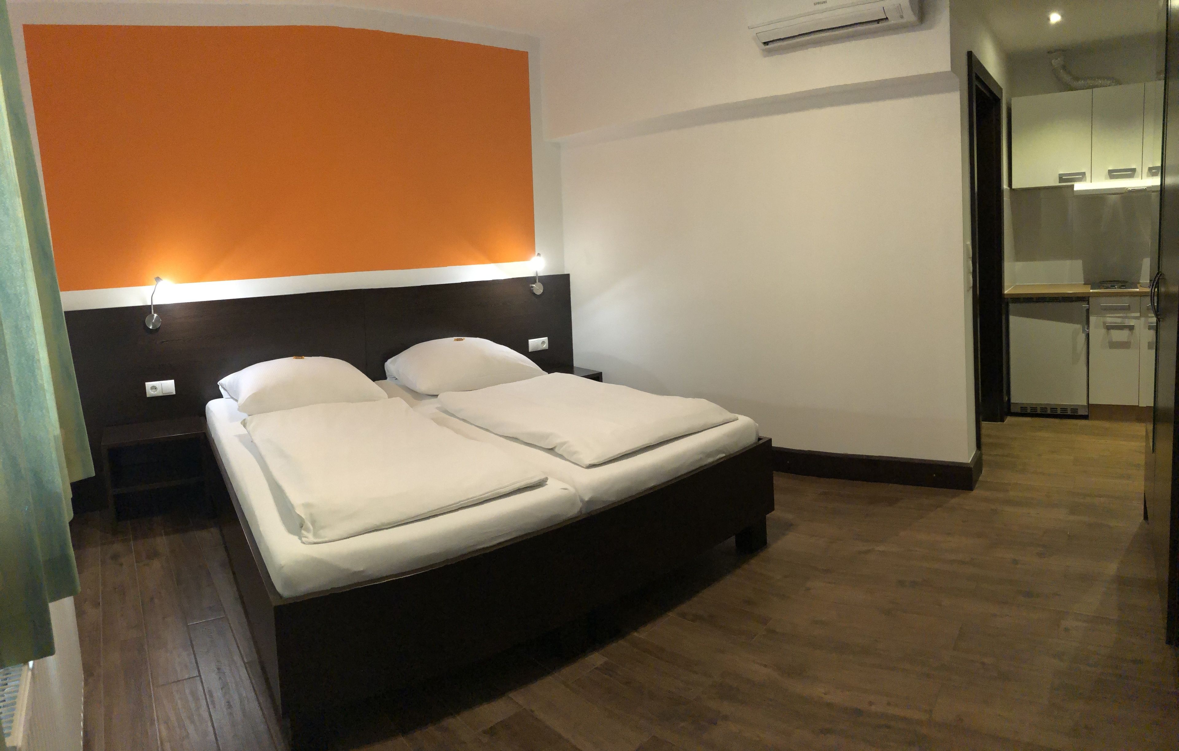 double room | desk, laptop workspace, soundproofing, free wifi
