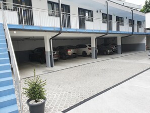 Self parking - Hotel König (Vienna)