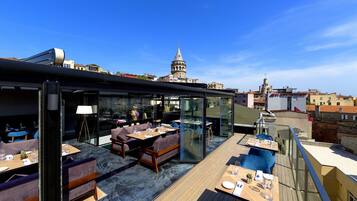 Bar (en la propiedad)