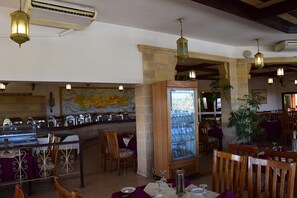 2 restaurants servant le petit déjeuner