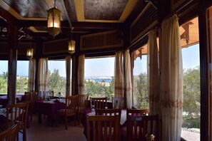 2 restaurants, breakfast served - (El Quseir)