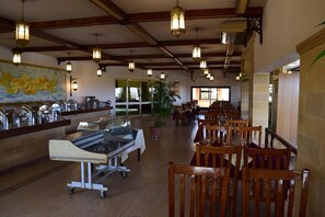 2 restaurants servant le petit déjeuner