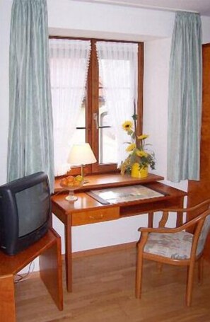 TV - Gasthof Löwen (Breisach)