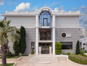 In-room safe, desk, laptop workspace, soundproofing - Danai Hotel & Spa (Katerini)