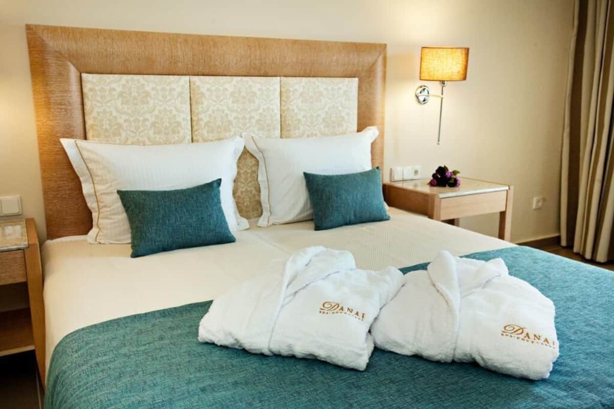 In-room safe, desk, laptop workspace, soundproofing