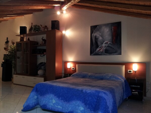 In-room safe, desk, iron/ironing board, free WiFi - B&B Suite (Viagrande)