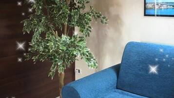 32-Zoll-Flachbildfernseher mit Premium-TV-Sendern, Fernseher