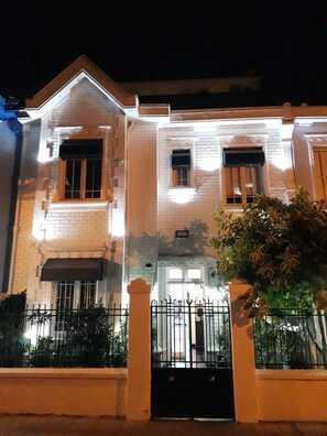 Front of property - Casona Bustamante (Santiago)