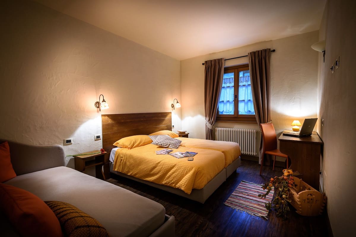Family Quadruple Room, Private Bathroom (Room 4) | In-room safe, individually decorated, individually furnished, desk