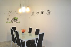 Family House, 3 Bedrooms, Hill View | 3 bedrooms, individually decorated, individually furnished, desk