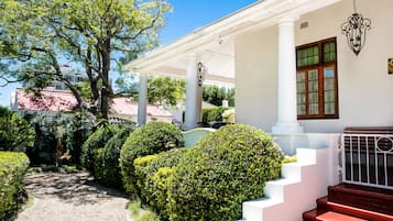 Exclusive Apartment, 2 Bedrooms, Terrace, Garden View | Balkoni