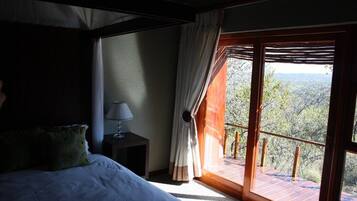 Villa, 4 Bedrooms | 4 bedrooms, desk, free WiFi, bed sheets