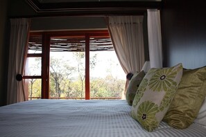 Villa, 4 Bedrooms | 4 bedrooms, desk, free WiFi, bed sheets - ArendSig Villa (Bela-Bela)