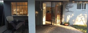 Suite 7 (Twin) - open plan shower | Terraço/pátio