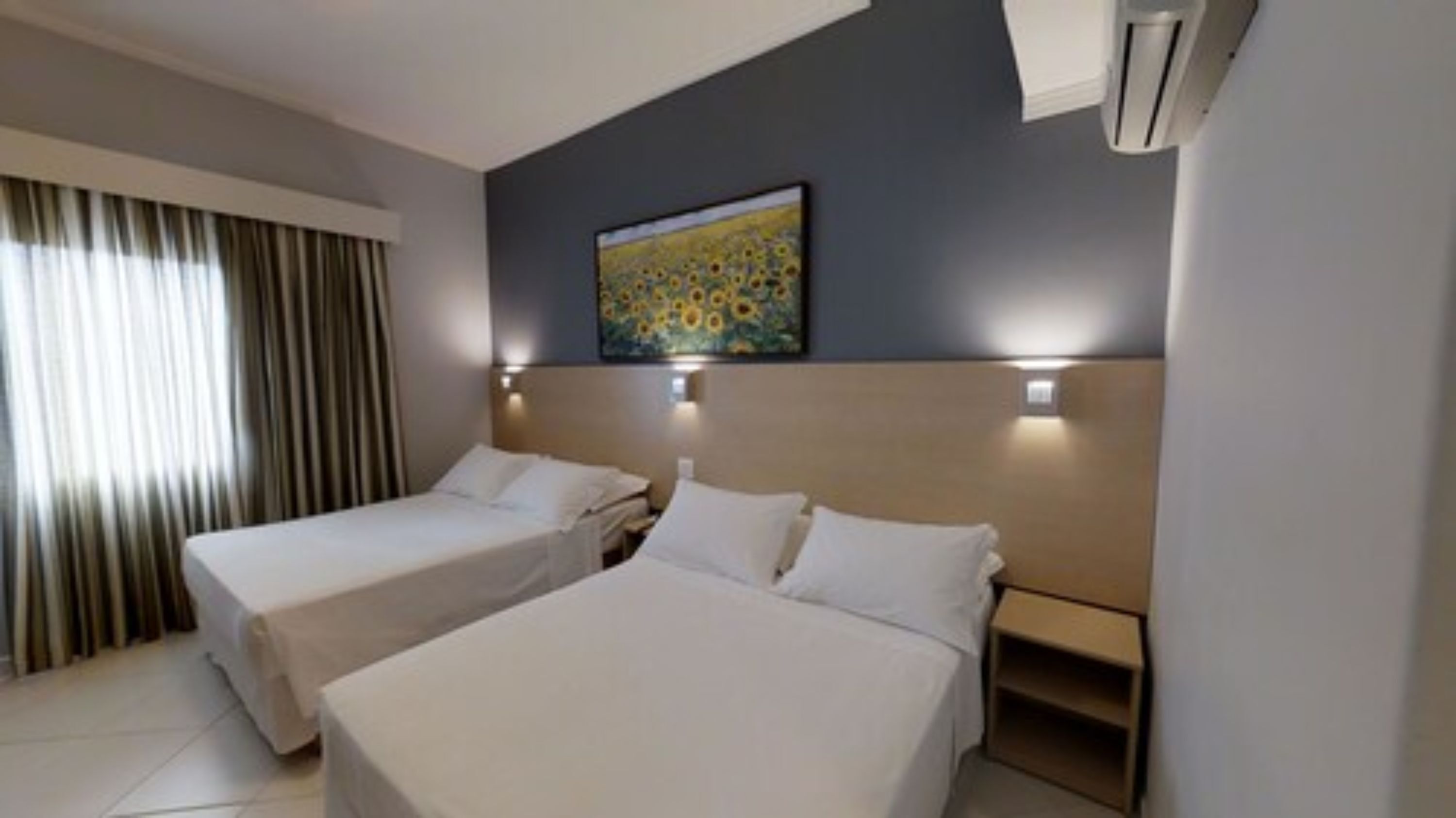 deluxe double room | minibar, in-room safe, desk, blackout curtains