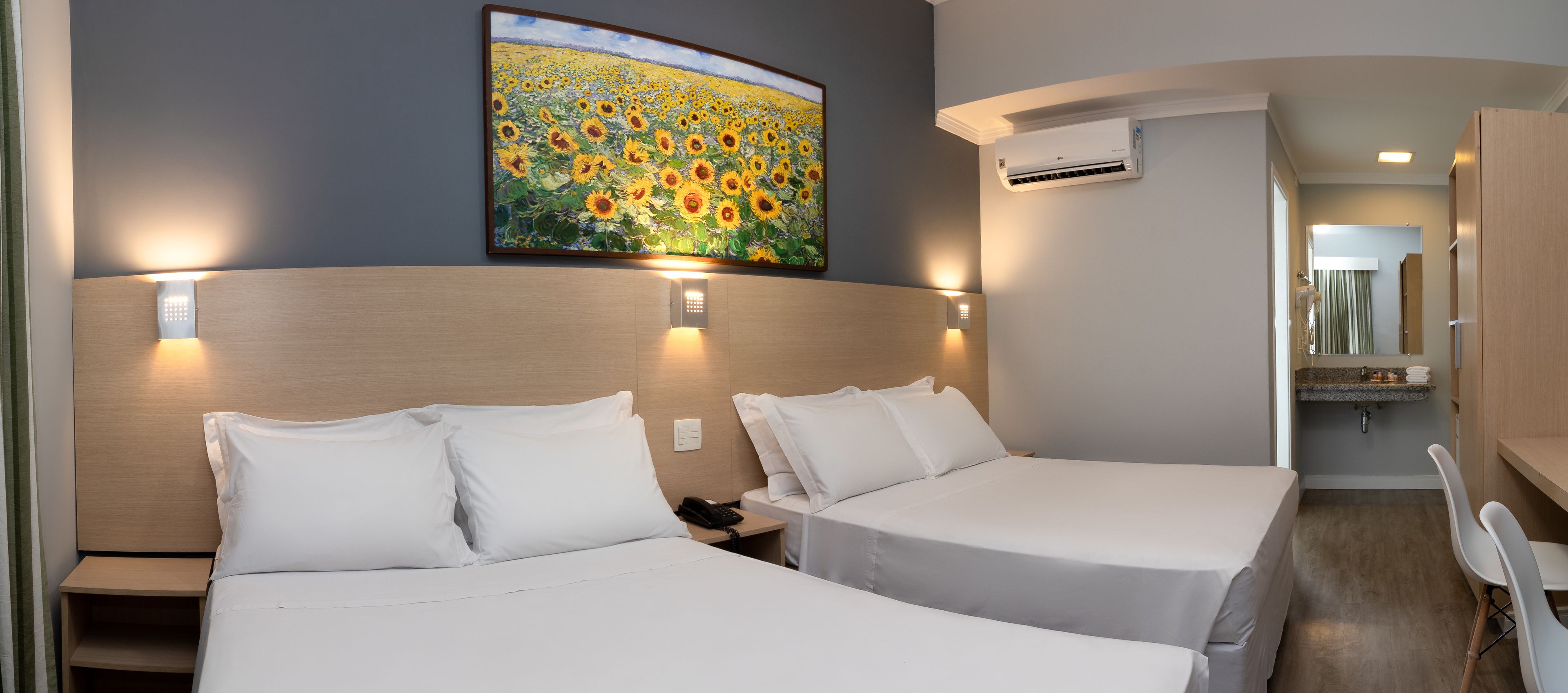 deluxe twin room | minibar, in-room safe, desk, blackout curtains