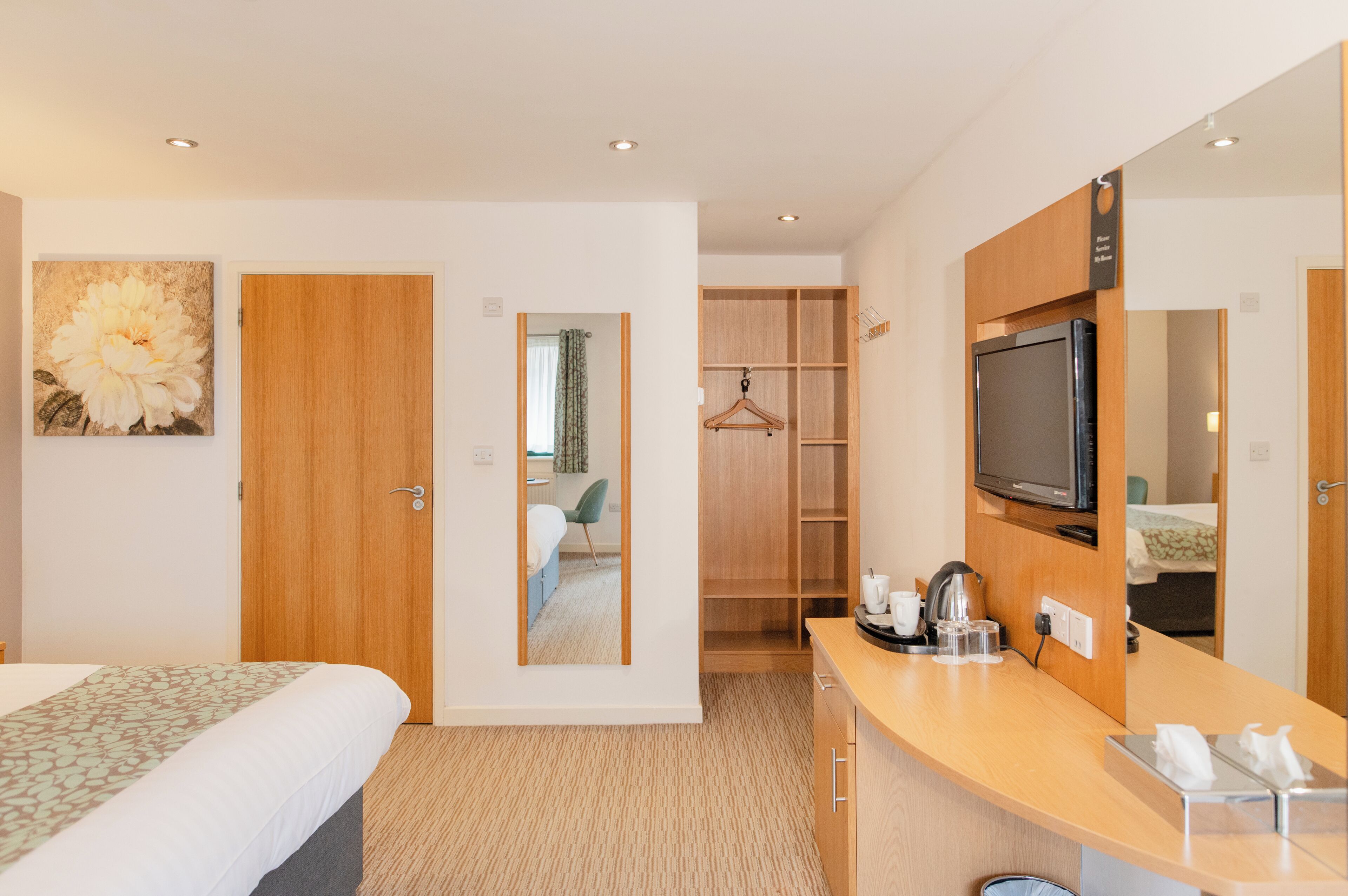 Desk, laptop workspace, iron/ironing board, free WiFi