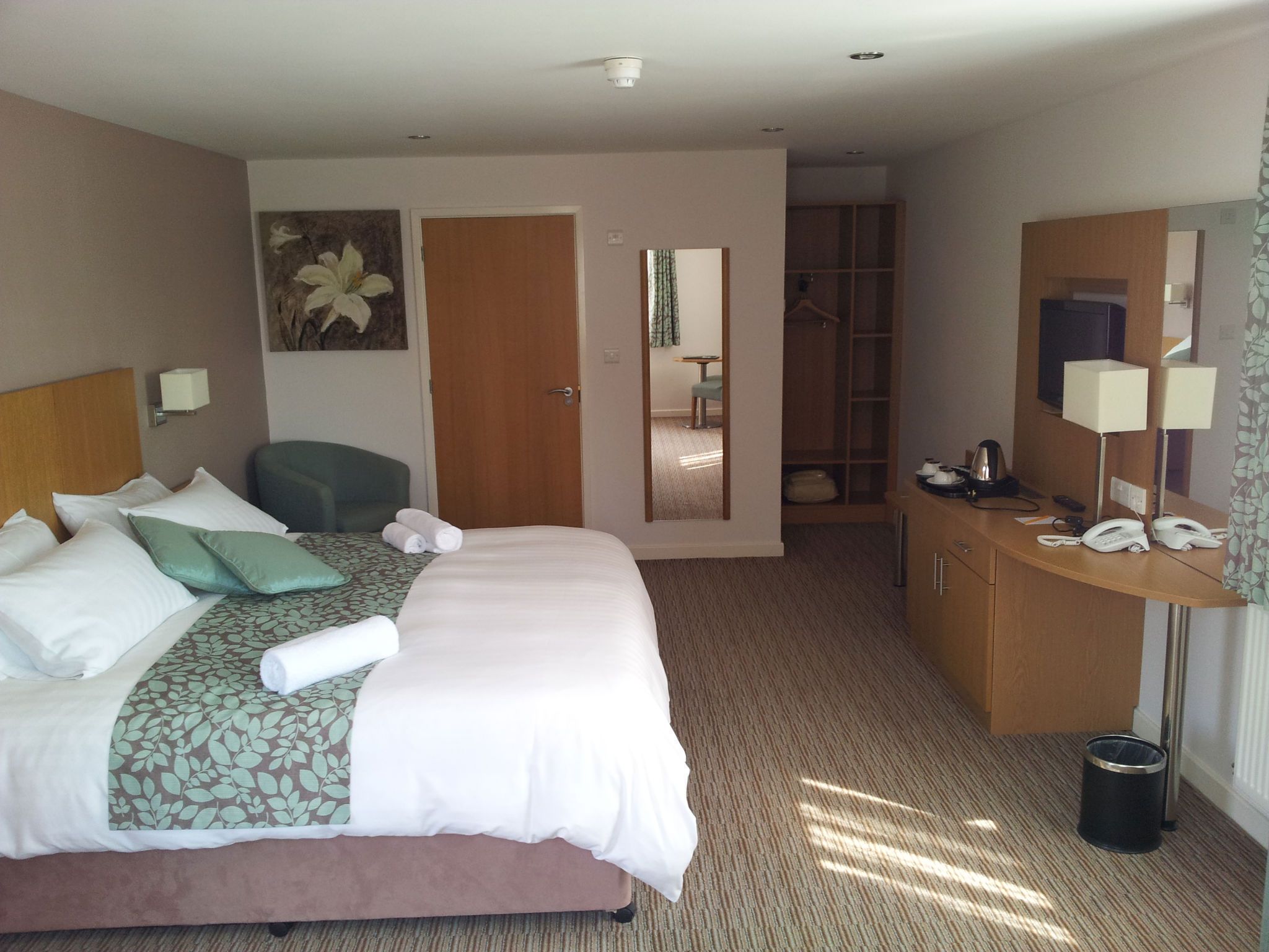 desk, laptop workspace, iron/ironing board, free wifi