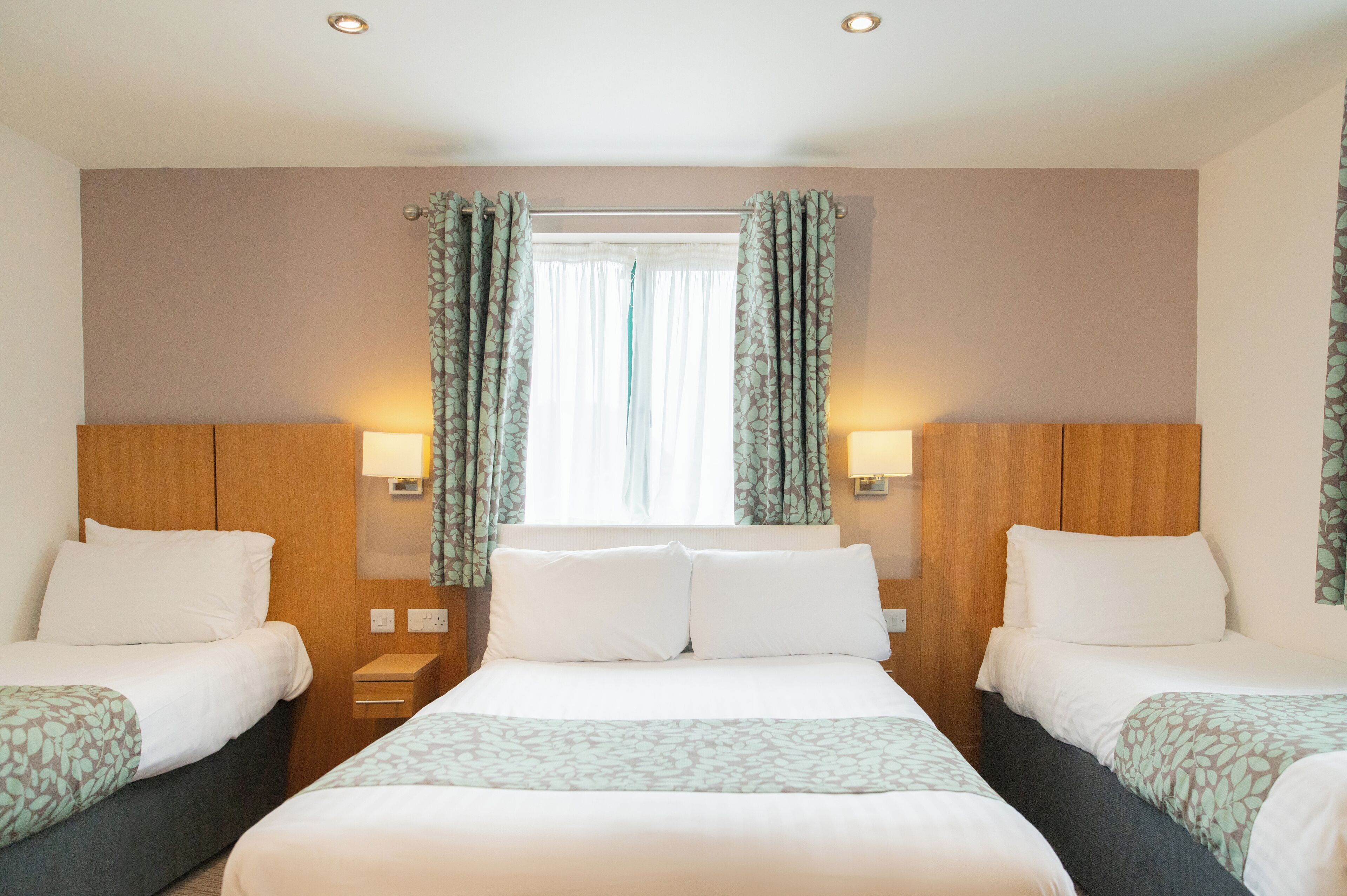 Desk, laptop workspace, iron/ironing board, free WiFi