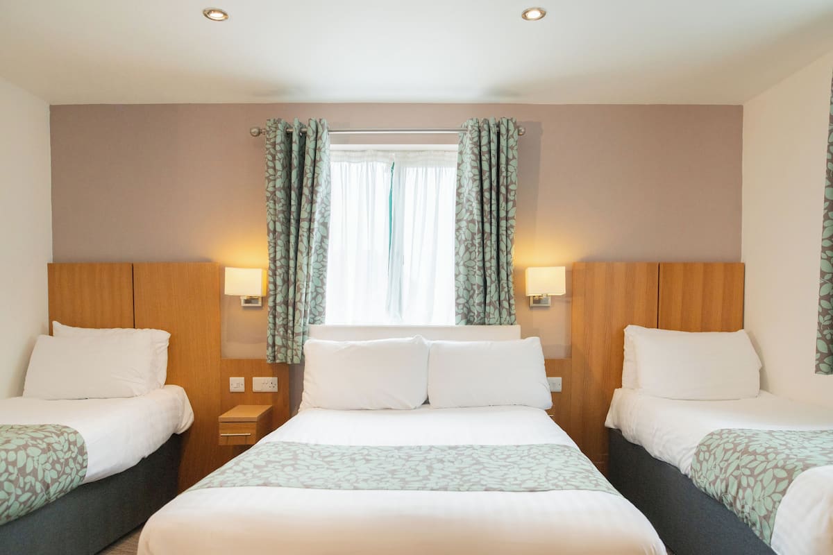 Desk, laptop workspace, iron/ironing board, free WiFi