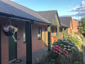 Porch - DeanGate Motel (Lydney)