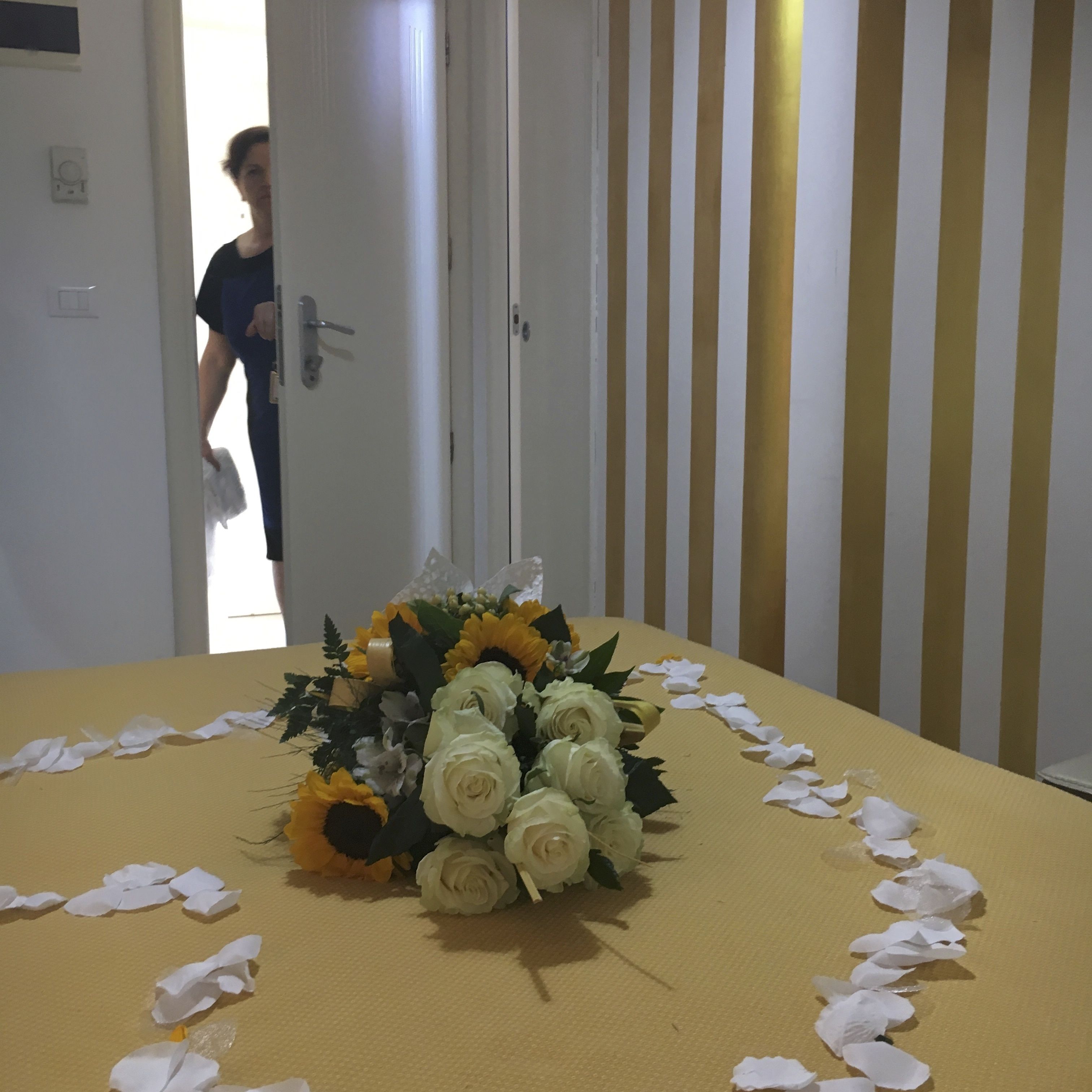 triple room | 1 bedroom, in-room safe, desk, iron/ironing board