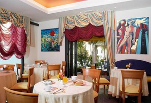 Daily buffet breakfast for a fee - Hotel Derby (Bellaria-Igea Marina)