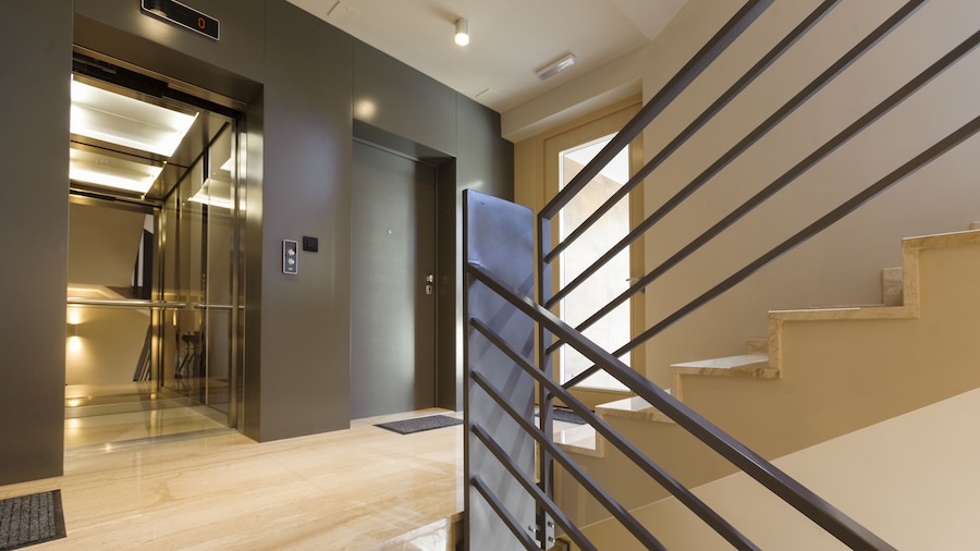 Residence by Vestibul Palace