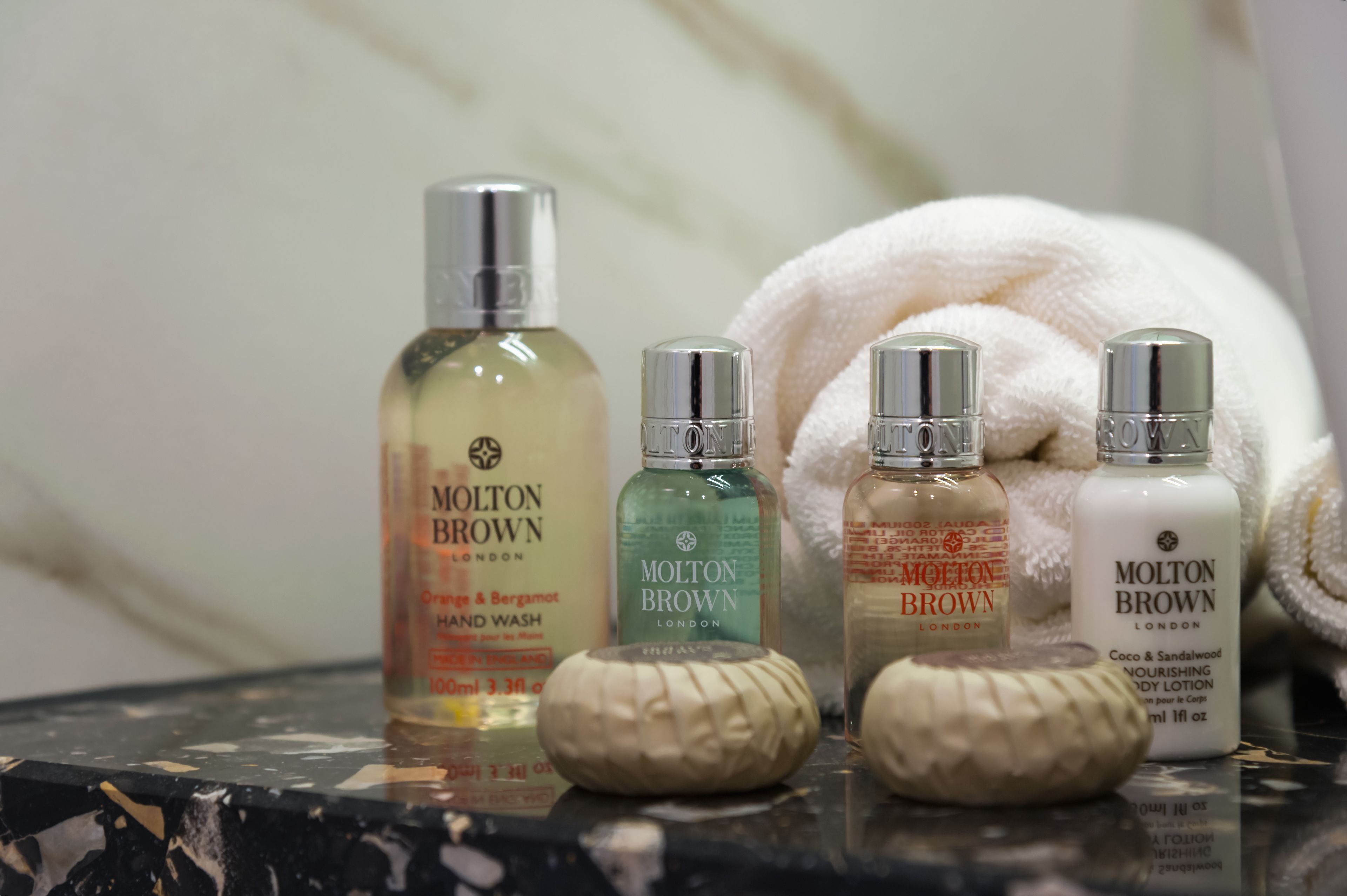 junior one bedroom suite | bathroom amenities | free toiletries, hair dryer, slippers, towels