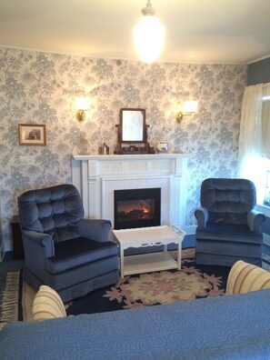 Room | Living area - Ginkgo Tree Inn (Mount Pleasant)