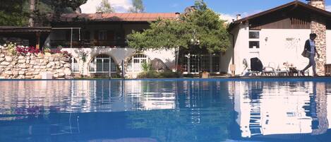 Indoor pool, seasonal outdoor pool, sun loungers
