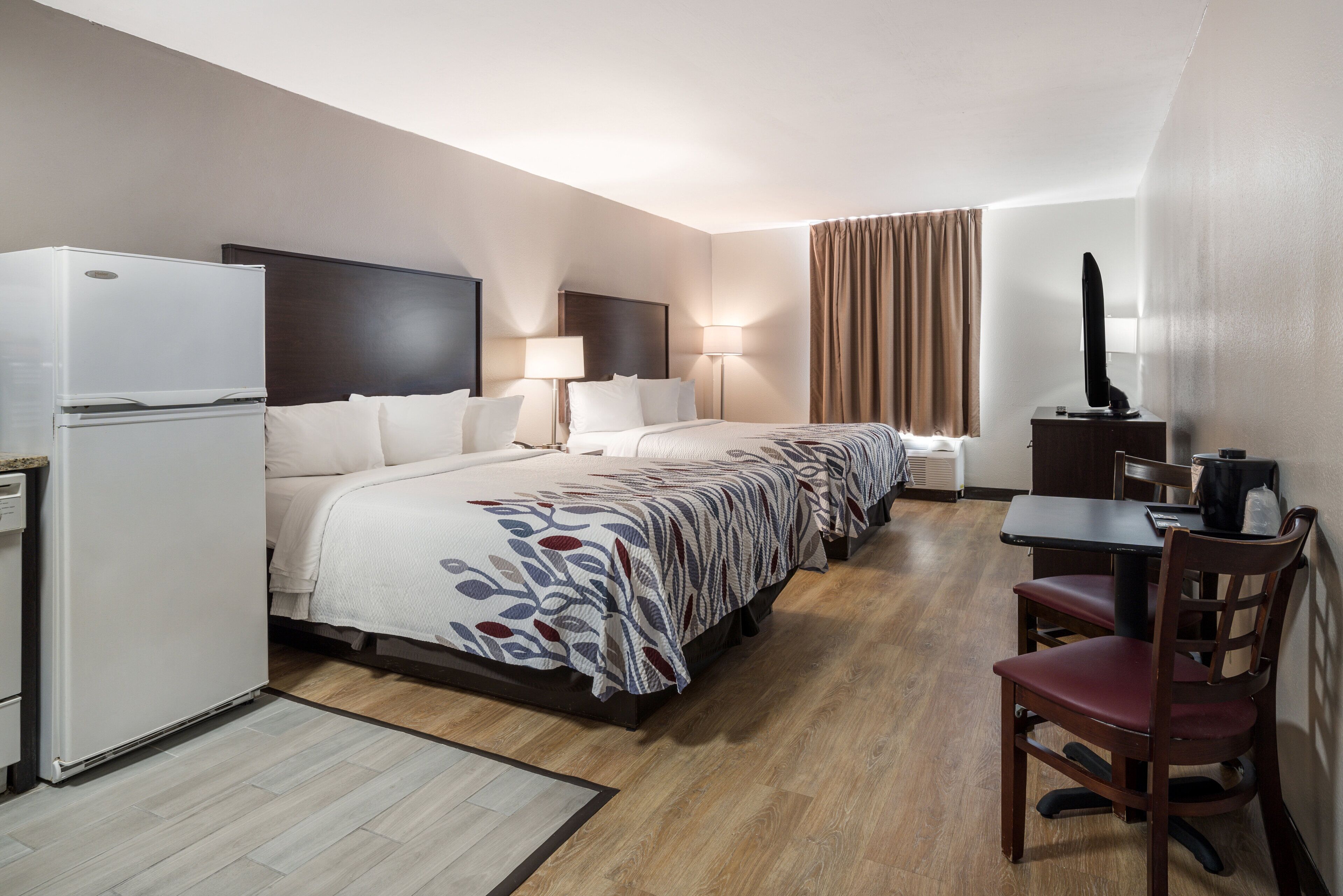 Suite - 2 queensize-senge - ikke-ryger - køkken | Skrivebord, mørklægningsgardiner, strygejern/strygebræt, gratis Wi-Fi