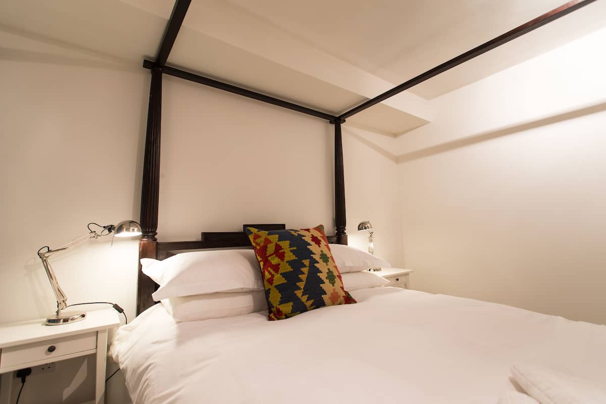 Kamar, 1 Tempat Tidur King, kamar mandi pribadi (4 Poster, Room 2) | Tempat tidur lipat/tambahan dan Wi-Fi gratis