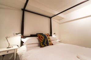 Zimmer, 1 King-Bett, eigenes Bad (4 Poster, Room 2)