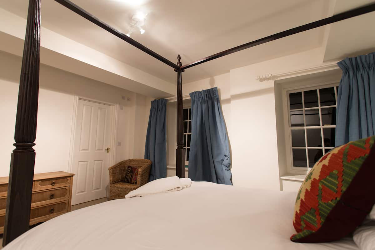 Kamar, 1 Tempat Tidur King, kamar mandi pribadi (4 Poster, Room 1) | Tempat tidur lipat/tambahan dan Wi-Fi gratis