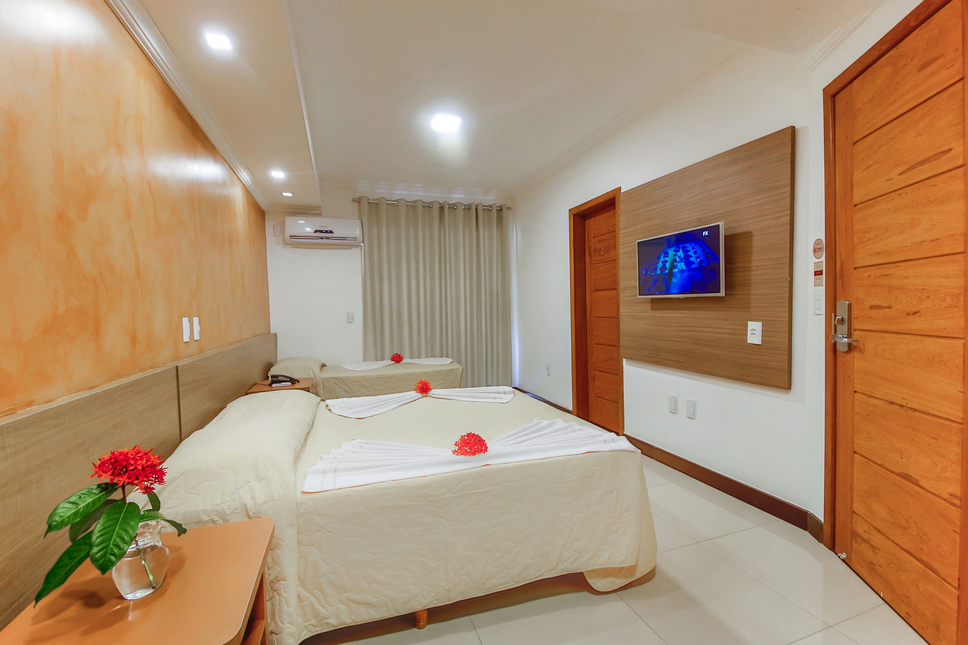 standard room | minibar, in-room safe, blackout curtains, free cots/infant beds