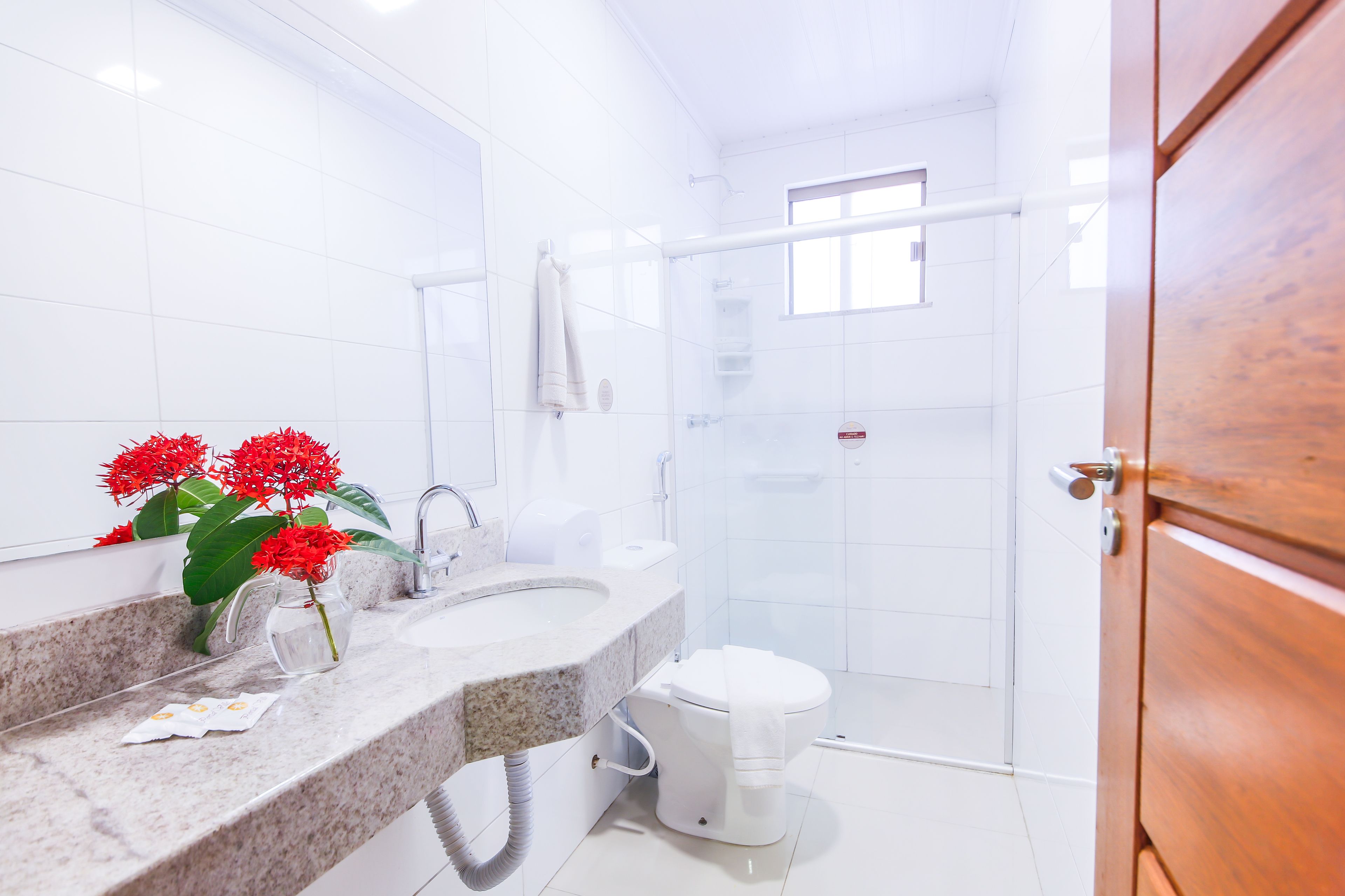 family room (2) | bathroom | shower, free toiletries, towels