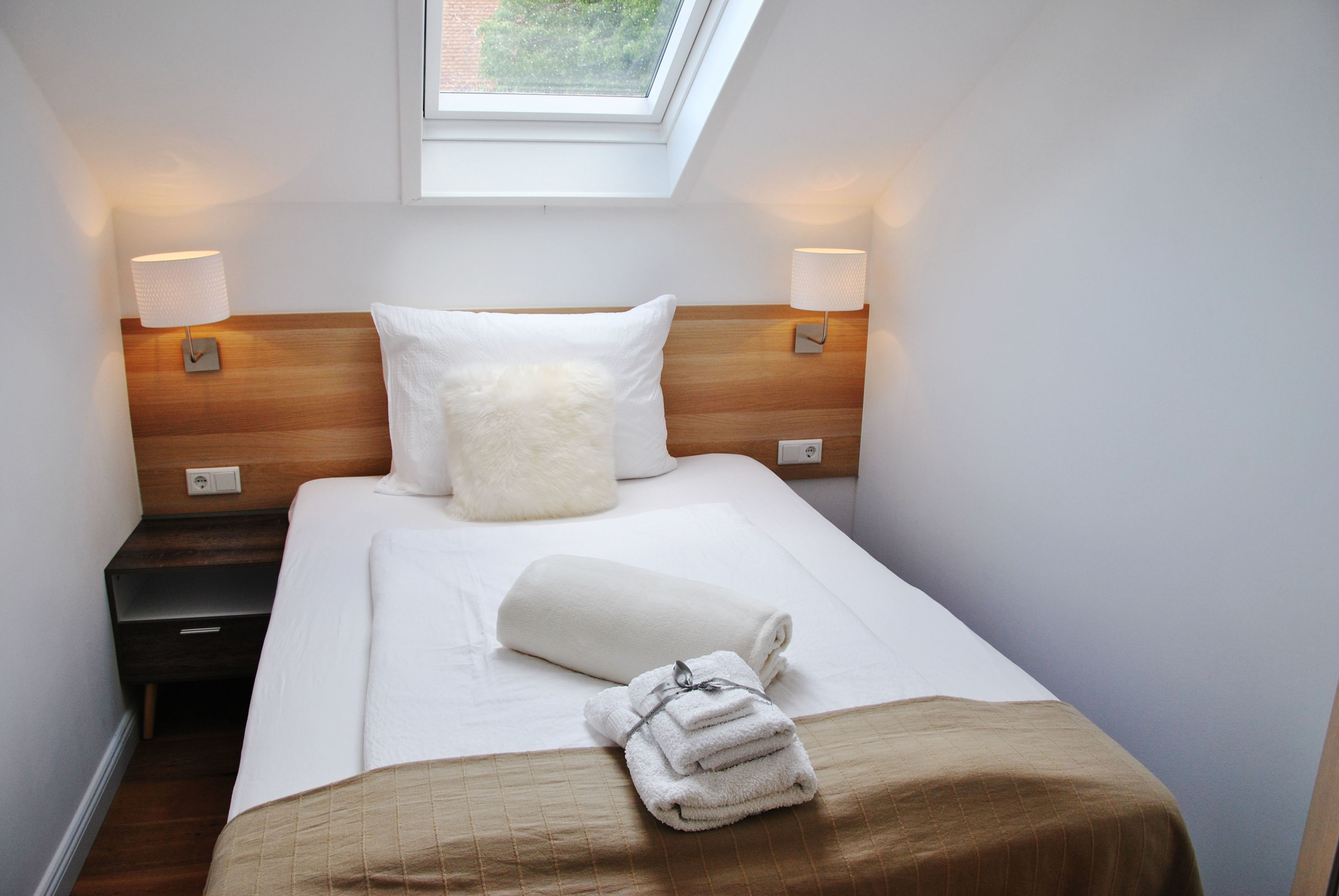 Exclusive-Apartment, 3 Schlafzimmer, zum Garten hin | 1 Schlafzimmer, hochwertige Bettwaren, Minibar, Schreibtisch