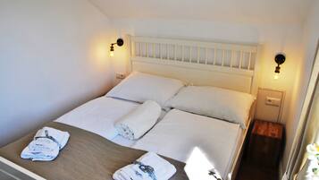 Luxury Double Room, 1 Bedroom, Garden View, Garden Area | 1 bedroom, premium bedding, minibar, desk