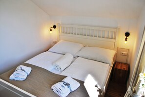 Luxury Double Room, 1 Bedroom, Garden View, Garden Area
