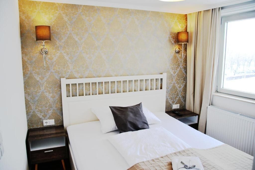 1 bedroom, premium bedding, minibar, desk