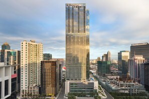 Front of property - Shangri-La The Fort, Manila (Taguig)